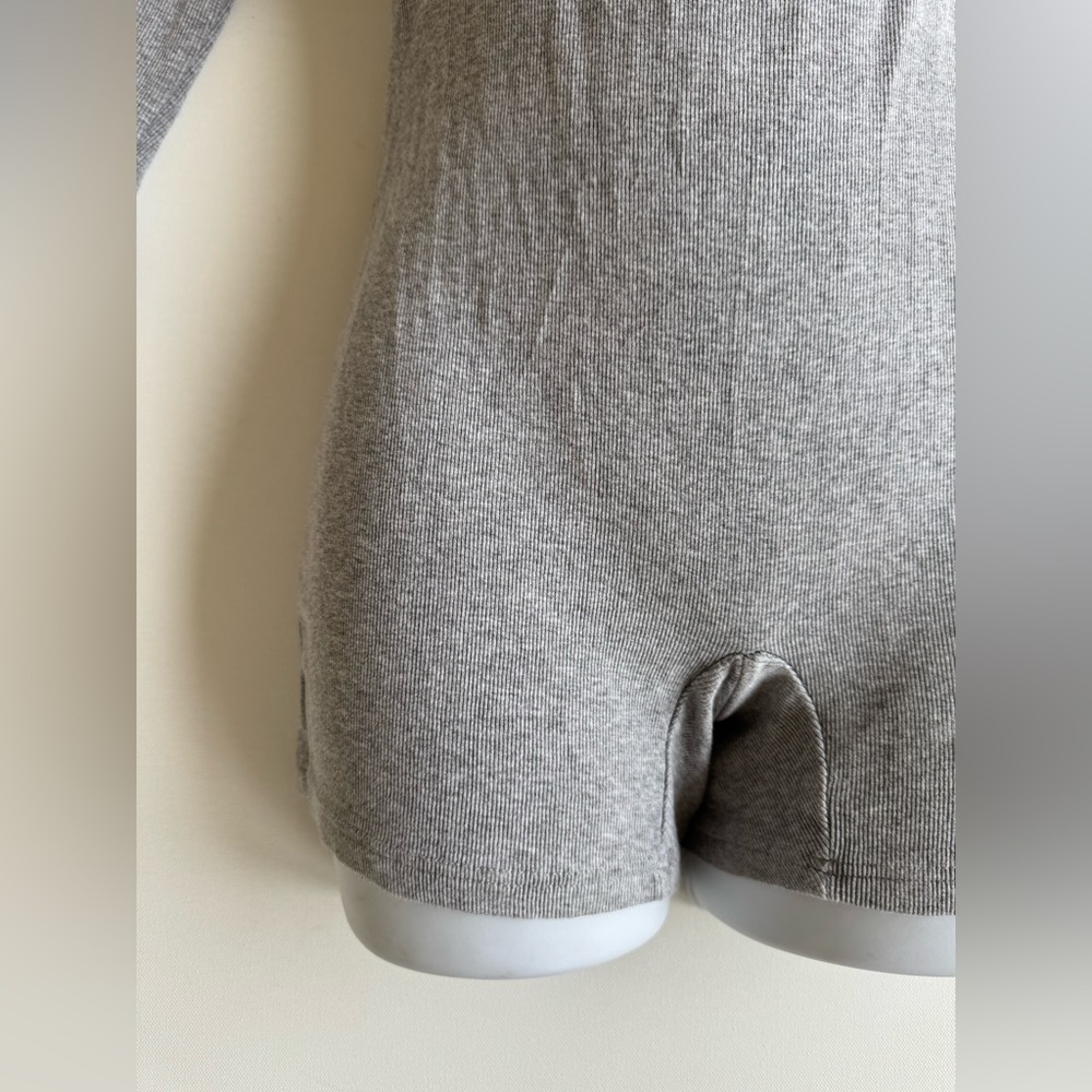 ✨Gray Long Sleeve Romper✨ - Picture 8 of 12